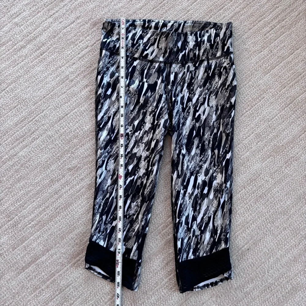 Under Armour Black and White Patterned Leggings